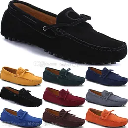 2022 New Fashion men women Casual Shoes spring Couple Genuine Leather Peas Scrub Breathable men's women's Drive Lazy mens overshoes British man woman wholesale First