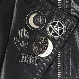 Czarownica Pins Kolekcja Pentagram Triple Moon Constellation Wizard Broszki Witchy Goth Jewelry Lapel Pin for Witches1