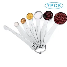 Home Metal Measuring Spoons Staplable Set Matlagning Bakning Mätverktyg för torra eller flytande köksredskap kommer och sandiga 7pcs / set