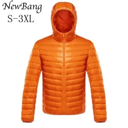 Newbang Down Coat Mężczyzna Ultra Light Down Kurtka Męskie Ciepłe Kurtki Wiatrówka Lekka Płaszcz Feather Puffer Parka Pióro Płaszcz 201130