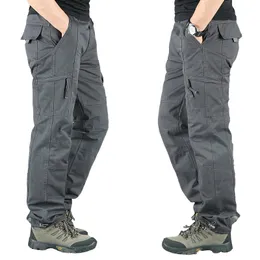 Mężczyźni Moda Wojskowe Długie Spodnie Ciepłe Bawełniane Spodnie Khaki Mężczyźni Pantalon Cargo Homme Wiosna Jesienne Tactical Cargo Spodnie 201109