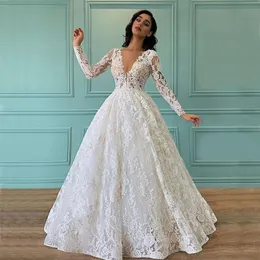 Urocze Koronkowe Suknie Ślubne Głębokie V Neck Długie Rękawy Suknie Ślubne Sweep Sweep Plus Size Robe de Mariée