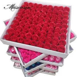 81pcs / lot Rose Bath Body Flower Floral Soap Scented Essential Wedding Valentine's Day Present Holding Flowers 220311