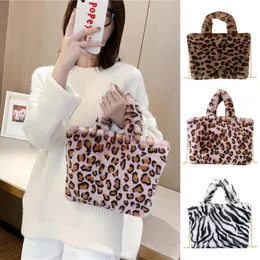 Designer-leopard tryck mode kvinnor budbärare axelväska plysch shopping totes stor kapacitet höst vinter fluffig crossbody handväska