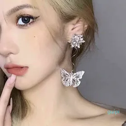 Modefjärilar Tassel hängande örhängen, mode sexiga strassörhängen, kvinnors smycken är utsökt och elegant