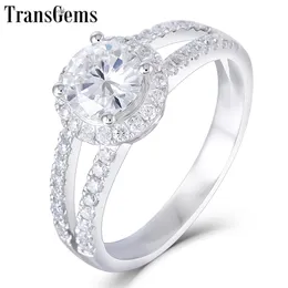 Transgem 14 K Beyaz Altın Merkezi 1CT 6.5mm F Renk Moissanite Halo Nişan Yüzüğü Bölünmüş Shank Y200620