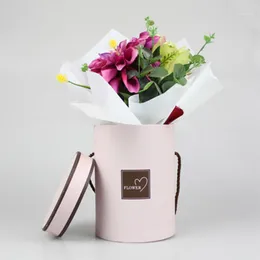 Present Wrap Handhold Round Flower Paper Boxes With Lock Hug Bucket Packaging Box Candy Bar Party Wedding Supply1