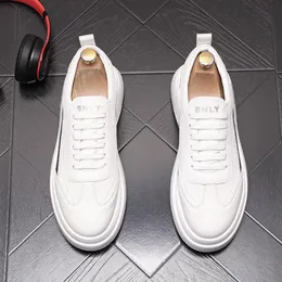Mode Designer Bröllopsklänning Läder Skor Lyx Vår Höst Vit Luftkudde Mäns Sneakers British Style Platform Man Casual Walking Loafers