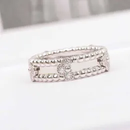 S925 Srebrny urok punkowy pierścień pasma z kwiatem i diamentem w dwóch kolorach Plane dla kobiet Prezent biżuterii ślubnej Have Box Stamp PS7331