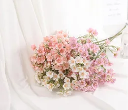 空のシミュレーション装飾的な花の直接供給。リビングルーム、造花、高枝の結婚式の写真の花輪の絹の装飾