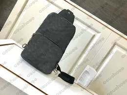 Erkekler için monogramlı tuval askı çantası - Gümüş tonlu aksanlı tasarımcı crossbody, günlük kullanım için ideal