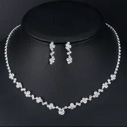 Moda Sparkly Crystals Conjuntos de joyería nupcial Pendientes de diamantes de imitación de plata Collar Joyería de mujer Boda Baile de damas Accesorios Regalos para aniversario CL0890