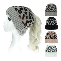 Ny mode leopard kvinnor vinter hattar utomhus varm ull stickad hatt mjuka elastiska damer ponytail beanie kepsar för damer