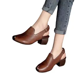 Summer New Vintage Handmade Leather Sandali da donna Adatto Adatto Adatto Gede Mother Shoes Chunk Heel Style Style Style Shoes