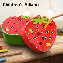 Strawberry 3D Puzzle Baby Wooden Educationa Educationa Lmagnetic Math Toys مثيرة للاهتمام Montessori Catch Worm Game Color Cogni LJ200907