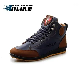 Inlike New Fashion High Top Men Skate Board Shoe Camuflaje Botas de tobillo para hombres Calzado para hombre Zapatos con cordones1