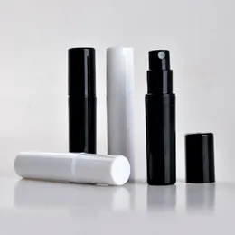 100pieces / parti 2ml Ny stil färgad Små runda plastbehållare Parfymflaskor Atomizer Tom kosmetisk för prov
