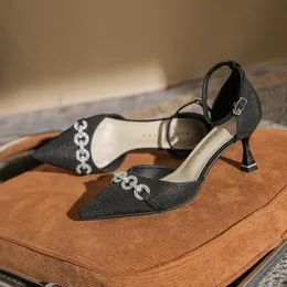 Kadın Sivri Burun Yüksek Topuklu Sandalet 2022 Yeni Rhinestone Fransız Vintage Stilettos Düğün Ayakkabı