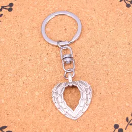 Fashion Keychain 29*24mm Heart Angel Wings H￤ngare Diy Jewel Car Key Chain Ring Holder Souvenir f￶r g￥va
