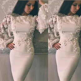 2021 Nya Billiga Sexiga Cocktail Klänningar Juvel Neck Lace Appliques Blommor Satin Kort Knälängd Vit Party Prom Graduation Homecoming Gowns