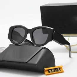 Toptan Tasarımcı Güneş Gözlüğü Orijinal Gözlük Açık Shades Retro Küçük Çerçeve Çerçeve Moda Klasik Bayan Aynalar Kadınlar Ve Erkekler Gözlük Unisex 5 Renkler