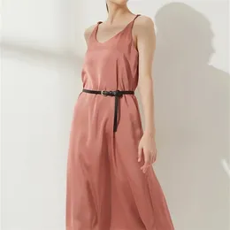 WIXRA Kvinnors satinklänningar Elegant V-hals sundress Mid-Calf Spaghetti Strap High Street Dress Spring Summer 220210