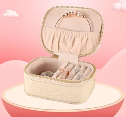 3 färger Protbara PU Smycken Förvaringslådor Mini Square Smycken Samling Organizer Örhängen Halsband Ring Case Rese Tillbehör Hållare