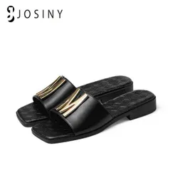 النعال Josiny Vrouwen Schoenen Slippers Voor Dames Platte Schoenen Slides Voor Vrouwelijke Metalen Decoratie Vierkante Kop 2 سنتيمتر Hak Zachte 220307