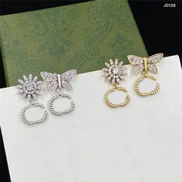 Chic Kristal Mektup Kolye Küpe Charm Güneş Kelebek Elmas Eardrops Tasarımcı Bayanlar Rhinestone Çiviler Hediye Kutusu ile