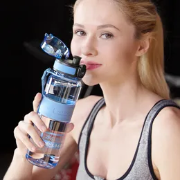 UZSPACE Borraccia sportiva Portatile a prova di perdite Shaker per bere diretto Bottiglia per infusore per frutta Bicchieri in plastica 500/1000ML Senza BPA 201105
