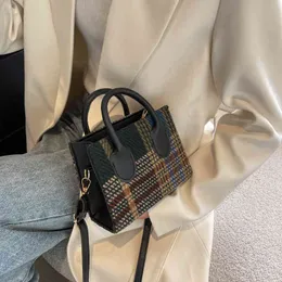 Höst och vinterväska Kvinna 2021 Ny Mode Tweed Hand Small Square Texture Gitter One Shoulder Messenger Bag