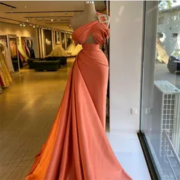 Royal Orange Prom Dresses Bez Ramiączek Gorgeous Beaded Evening Dress Hollow Satin Custom Made Sweep Side-Split A-Line Formal Party Dress