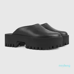 Luxury Designer Slippers Women Men Sandals Hollow Pattern Rubber Platform Groove Sole Waterproof Sandal Casual Shoes Fashion Classical 898