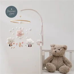 Cloud Baby Rattles Mobile Cartoon Toys 0-12 Months Carousel Crib Holder Baby Mobile To Bed Bell Handmade for Newborn LJ201114