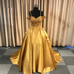 Vintage guld boll gown prom klänningar domstol tåg 3d blommor blommig spets applikationer formella kvällsklänningar spaghetti quinceanera klänning ny 2021