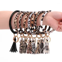 Keychains Fashion Leopard Wristlet Keychain for Women Girls Pu Leather O Keyring Stor rund nyckelring Drop Shiipping1