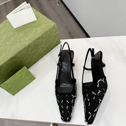 2022 مصمم الأحذية النسائية الصنادل العلامة التجارية ماركة أزياء جلد طبيعي فريد نمط الفاخرة حجم الكلاسيكية أنيقة لمدة 34-41 مريحة