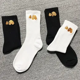 Zwart -wit dames katoenen sokken stijl gepersonaliseerd borduurwerk gebroken hoofdbeer online populaire mode sport trendy katoenen sok
