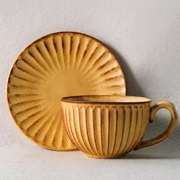 Vintage Coffee Cup z brzegiem retro gruboziarnistą z zestawu do kawy