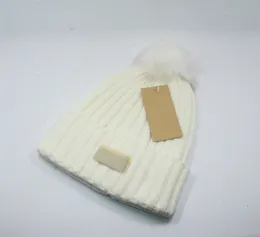 Hot Sale Ball Winter Warm Hat Märke Ladies Wool Beanie Kvinnor Män Designer Stickade hattar Gratis frakt