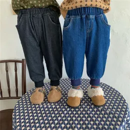 Dżinsy Koreański Styl Zimowy Dzieci Pluszowe Aksamitność Elastyczność 2-6 lat Chłopcy Dziewczyny Luźne Zagęścić Ciepłe Denim Jogger Spodnie