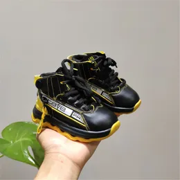 Подлинная кожаная детская обувь Fashion Fashion Girls Boys Sports Shouse обувь для дышащих детских кроссовок мягкая подошва без скольжения малыш