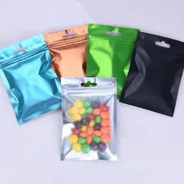 100個のカラフルなアルミホイルの袋の自己シールジップロックの梱包フードバッグ、小売りの緑の青い黒の日付のワイヤージュエリー包装ポーチ201021