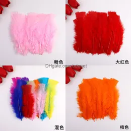 Festdekoration diy dekor fjädrar för hantverk bröllop bdenet färgade colorf platt fluff kalkon hår tillbehör smycken material produkt jllaga