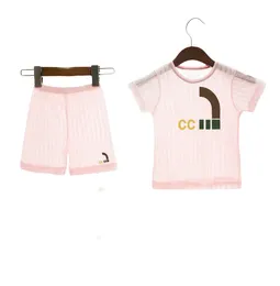 Kids Designer Summer T-shirt Byxor Set Baby Boys Tjej Bomull Tunn Andas Skjorta Shorts 2 Piece Mode Barnkläder G107