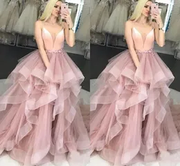 Pink 2021 Dusty Prom Dresses Spaghetti Stems Ruffles Tiered Kjol Tulle Handgjorda blommor Custom Made Graduation Party Ball Gown Vestido