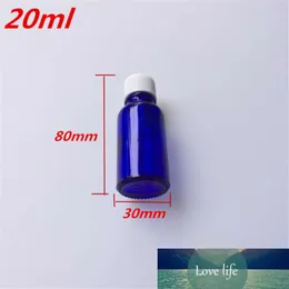白いプラスチック共通のカップルグを持つ10個30×80 mmダークブルーガラス瓶DIY 20 mlの空のエッセンシャルオイルボトル瓶