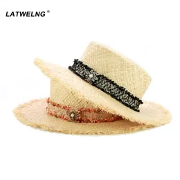 التصميم الأصلي Tweed Belt Belt Raffia Beach Hats للنساء الموضة الجديدة Bee Straw Sun Hat Ladies Summer Visor Caps بالجملة Y200714