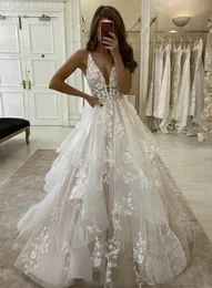 Elegant DEEP V Neck Golvlängd A-Line Silhouette Ruffles Lace Light Garden Wedding Dress Bridal Gown