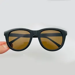Luxo - 520-F New Homens Mulheres Óculos de Sol Moda e Popular Retro Estilo Redondo Folha de Alta Classe Quadro Anti-Ultravioleta Lente Alta Qualidade
